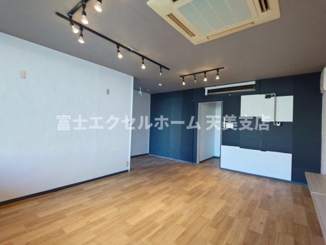  シャンクレール御陵前の居間・リビング