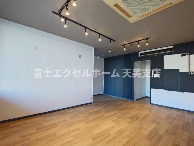  シャンクレール御陵前の居間・リビング