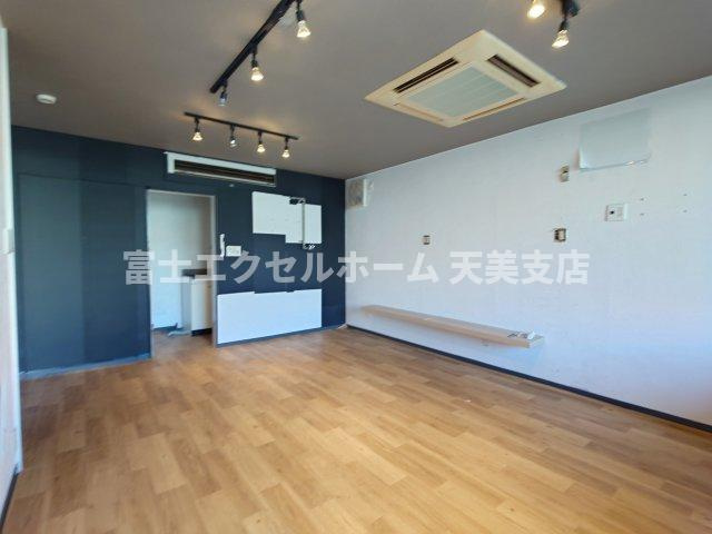  シャンクレール御陵前の居間・リビング