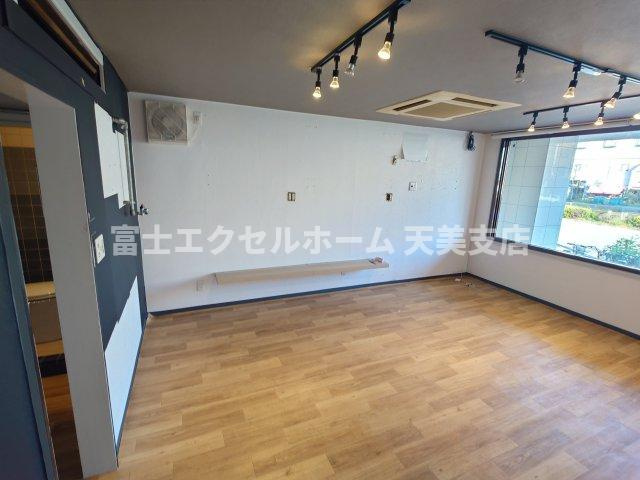  シャンクレール御陵前の居間・リビング