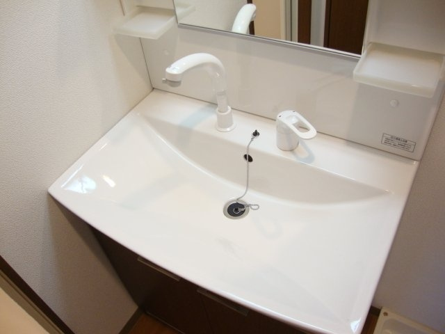 アムール弐番館の独立洗面台|※同タイプの部屋写真です