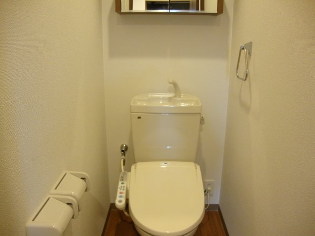 アムール弐番館のトイレ|※同タイプの部屋写真です