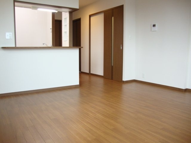 アムール弐番館の居間・リビング|※同タイプの部屋写真です