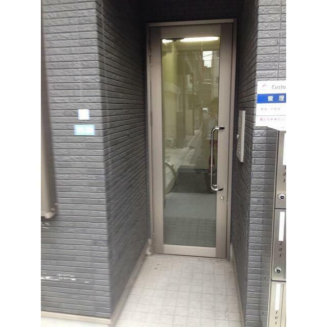 コンフォルト日暮里のエントランス