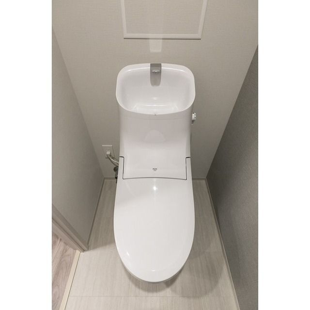 アジュールテラス目黒八雲のトイレ|コンパクトで使いやすいトイレです
