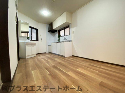 【居間・リビング】 | 大谷町3丁目 戸建