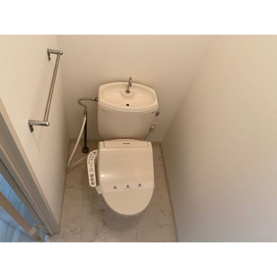 【トイレ】 | グランドハイツB棟 | 落ち着いた色調のトイレです