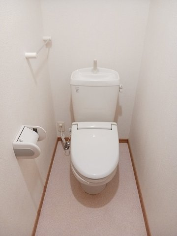 【トイレ】 | エアリークレメントⅡ | 清潔感のあるトイレです