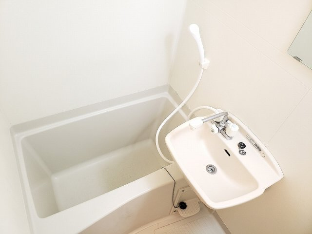 【浴室】 | レオネクストケントコート | ゆったり過ごせるお風呂です