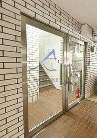 第７眞市マンションのエントランス|エントランスです。