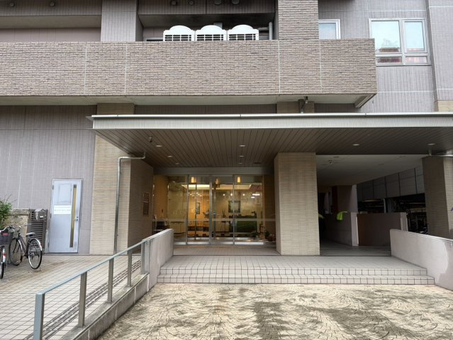 ロイヤルパークスタワー南千住のエントランス