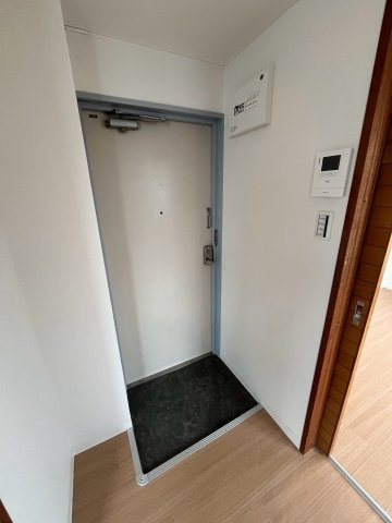 マンションシナーラの玄関