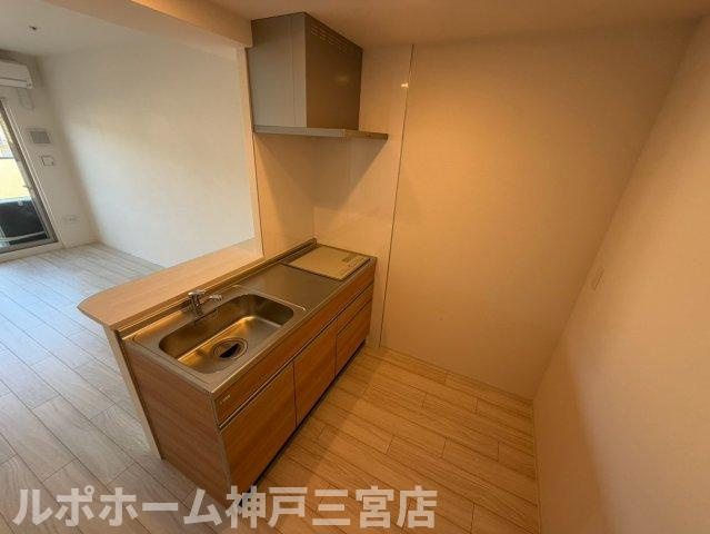 セレニテ西元町アリエのキッチン