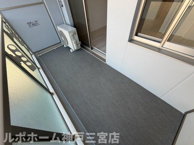 セレニテ西元町アリエのバルコニー