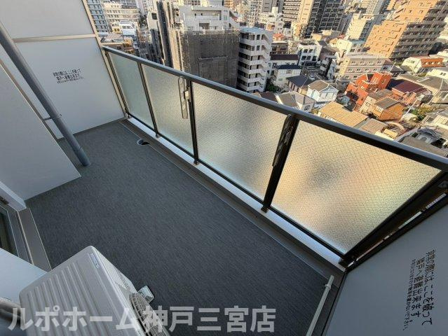 セレニテ西元町アリエのバルコニー