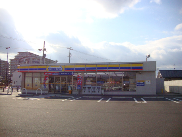 メイプルリーフの周辺|コンビニまで933ｍ