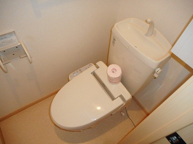 マウントリヴァⅧのトイレ|ゆったりとした空間のトイレです