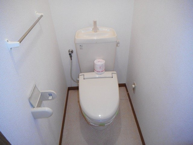 Ｋ・レジデンスⅠのトイレ|ゆったりとした空間のトイレです
