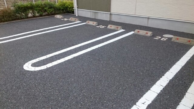 フォンテーヌⅧの駐車場|カースペースがあります