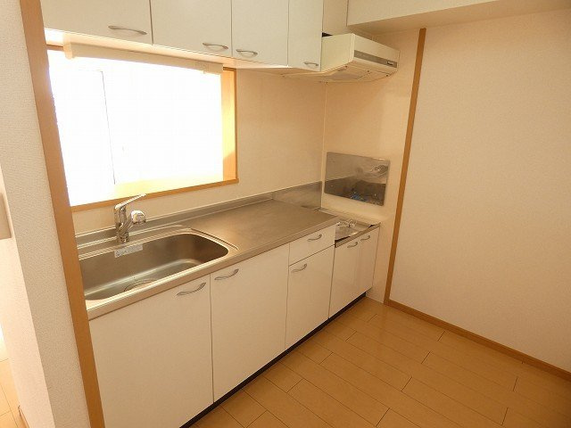 フォンテーヌⅧのキッチン|コンパクトなキッチンで掃除もラクラク