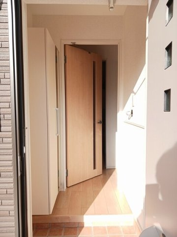 グレイスセレノの玄関|収納もある玄関です