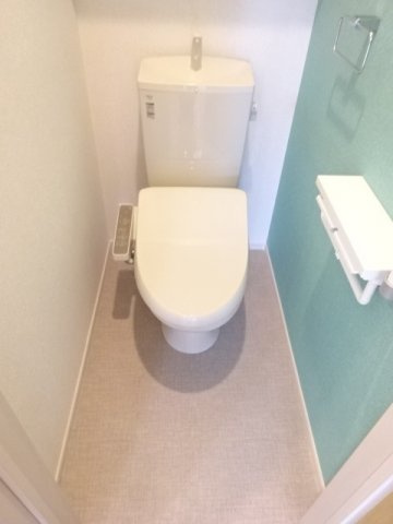 アベニールカルミアのトイレ|コンパクトで使いやすいトイレです