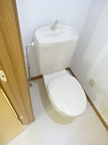 アーバンハイツⅠのトイレ|ゆったりとした空間のトイレです