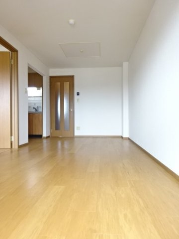 パルテールＡの居間・リビング|こちらの居間で趣味の時間をお楽しみください