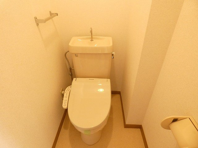 ファミール旭ケ丘Ⅰのトイレ|シンプルで使いやすいトイレです