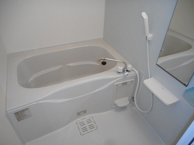 メゾン　ブリーズ　Ⅰの浴室|コンパクトで使いやすいお風呂です