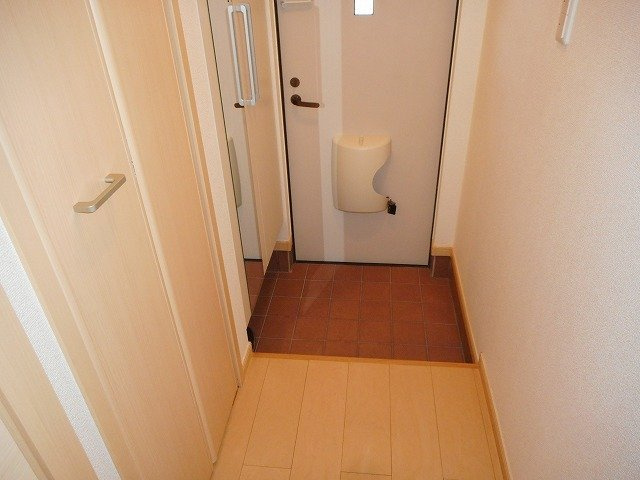 メゾン　ブリーズ　Ⅰの玄関|ゆったりとした玄関です