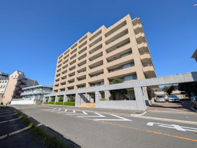 【外観】 | ディアスステージ深井水賀池公園 | 南海泉北線「深井」駅が徒歩10分。
通勤にも外出にもアクセス良好。家族でおでかけすることも増えそうですね♪