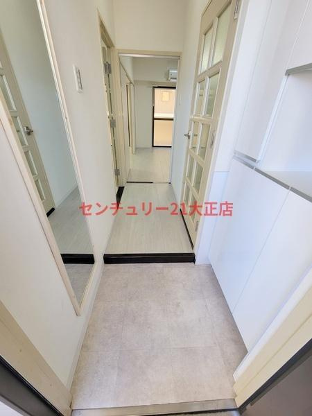 大正メゾンの玄関|★玄関側から見た室内★
