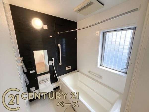 天理市富堂町　一戸建の浴室|■ゆったりしたサイズの浴室！足を伸ばしての入浴は疲れも癒してくれます！