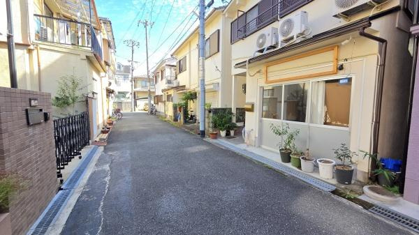 【前面道路含む現地写真】