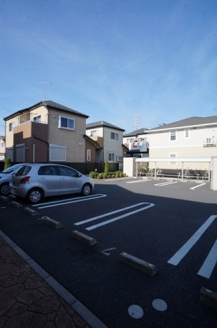 サニー　クレメント　Ⅱの駐車場
