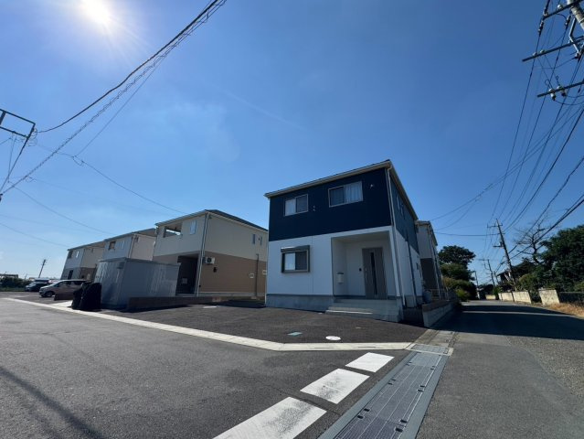 上里町勅使河原　中古2080の前面道路含む現地写真