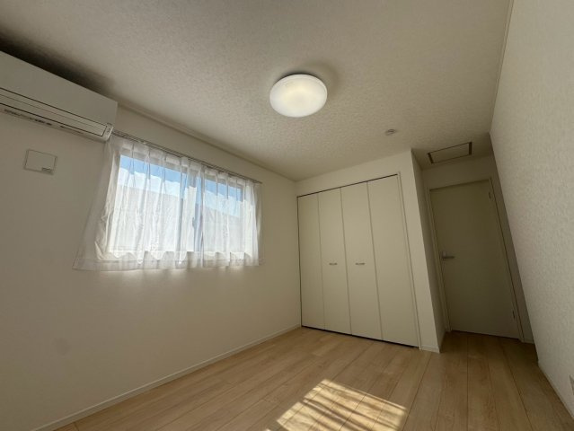 上里町勅使河原　中古2080の洋室