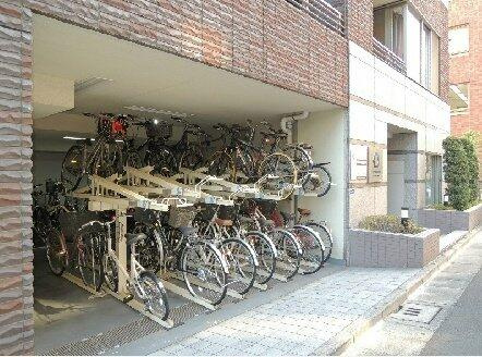 カスタリア人形町Ⅱの駐車場