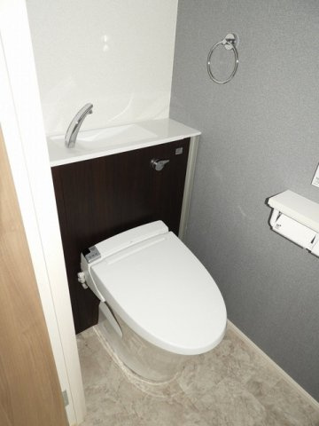 スカイブルー・ヨシのトイレ|トイレです