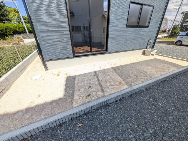 第1　土浦市神立町　新築戸建ての庭|日当たりや広さを現地で体感してください。理想のガーデニングや家庭菜園を始めてみませんか。
