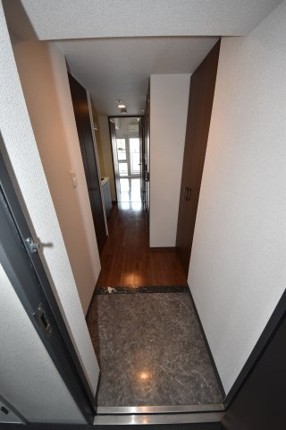 エスリード松屋町SOUTHの玄関|きれいな玄関です