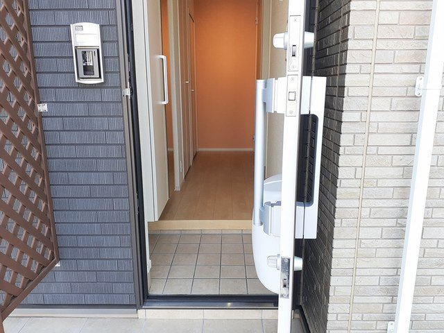 谷井田レジデンスの玄関|収納もある玄関です