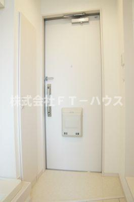 リブリ・lanaleaの玄関