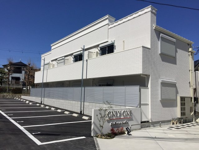 ONLYONE宝塚の外観