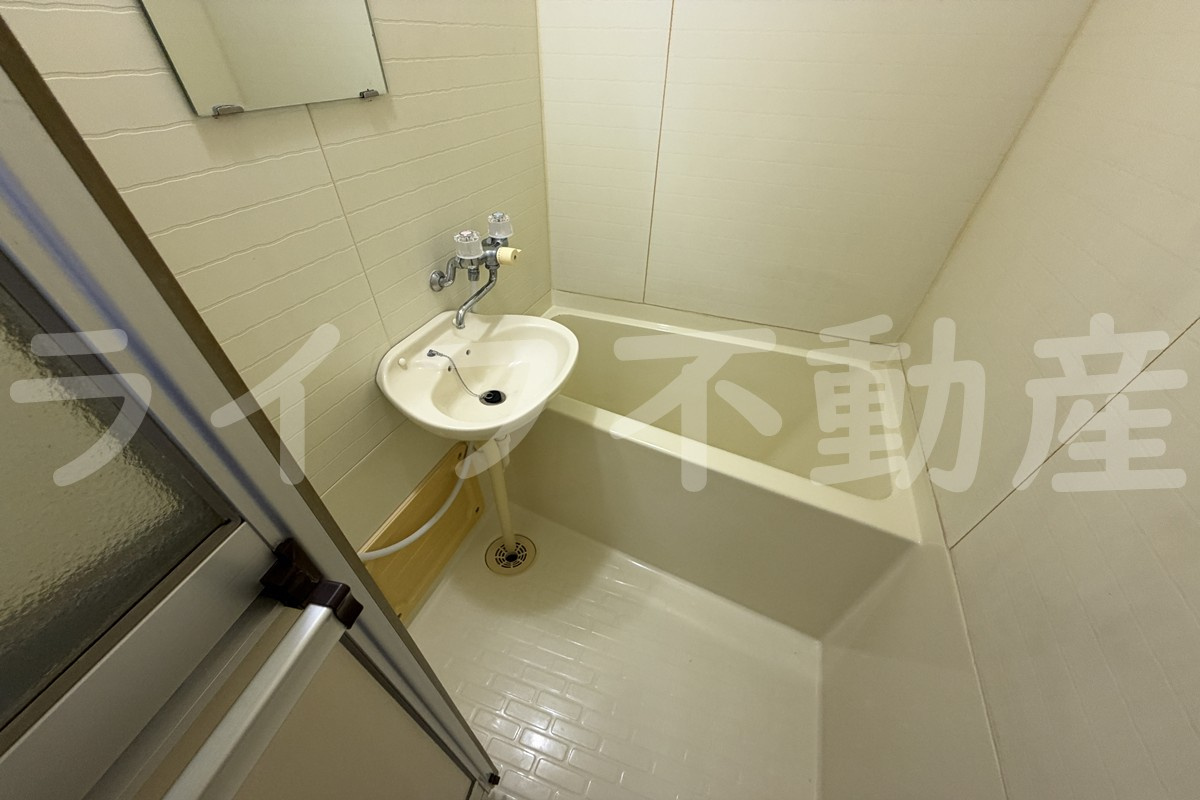 ロイヤル神路Iの浴室|コンパクトで使いやすいお風呂です