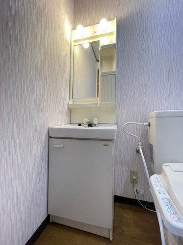 東宅ハイツ潮見が丘B棟の洗面所