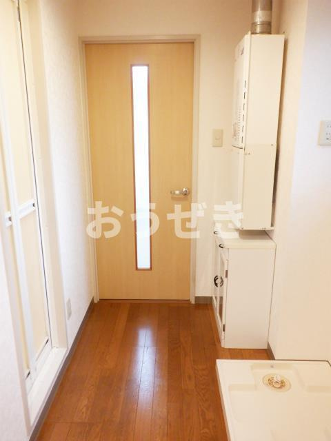 エスト横浜の玄関