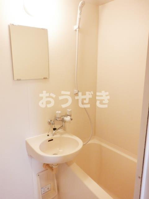 エスト横浜の浴室