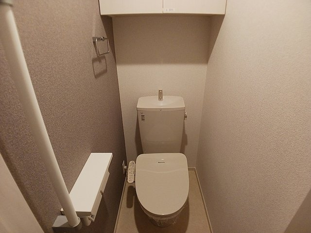 ブルー　アステールのトイレ|落ち着いた色調のトイレです